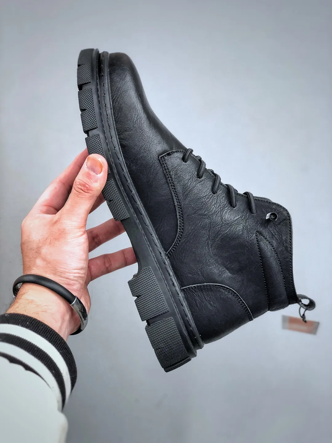 Local pick-up💰 520 supports store Timberland/Timberland classic 25ss new high-top (plus velvet) classic re-creation, brand new upgrade, Guangdong factory quality, original box and original packaging. The fabric is made of Italian top-grade frosted cowhide, with anti-odor and anti-corrosion genuine leather latex insoles to give you a perfect wearing experience. High-quality and durable, a must-have for sportsmen. Specially designed to treat those who are not handsome. High-quality and first-class foot feel. Exclusive supply. Official item number: TB23066 Size: 39 40 41 42 43 44